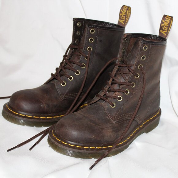 Dr. Martens Crazy Horse Unisex Lace up Leather Boots - Picture 2 of 11